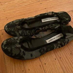 Stunning Manolo Blahnik lace ballet flats